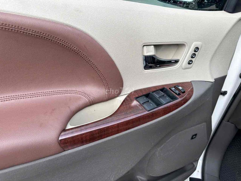 toyota sienna limeted 3.5 sx 2014 moden 2015. Mua bán Ô tô tại Quận 7 Tp Hồ Chí Minh được đăng bởi auto thanh tâm  hình 8