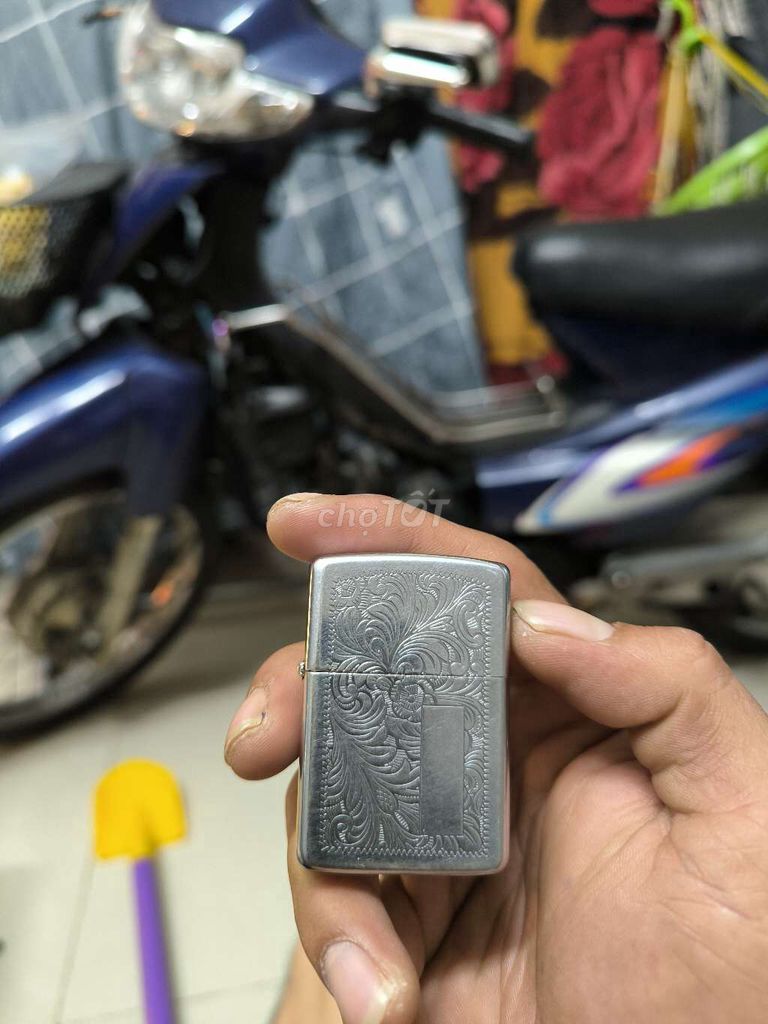 Zippo venetian 2 vạch đồ cổ của ba tôi