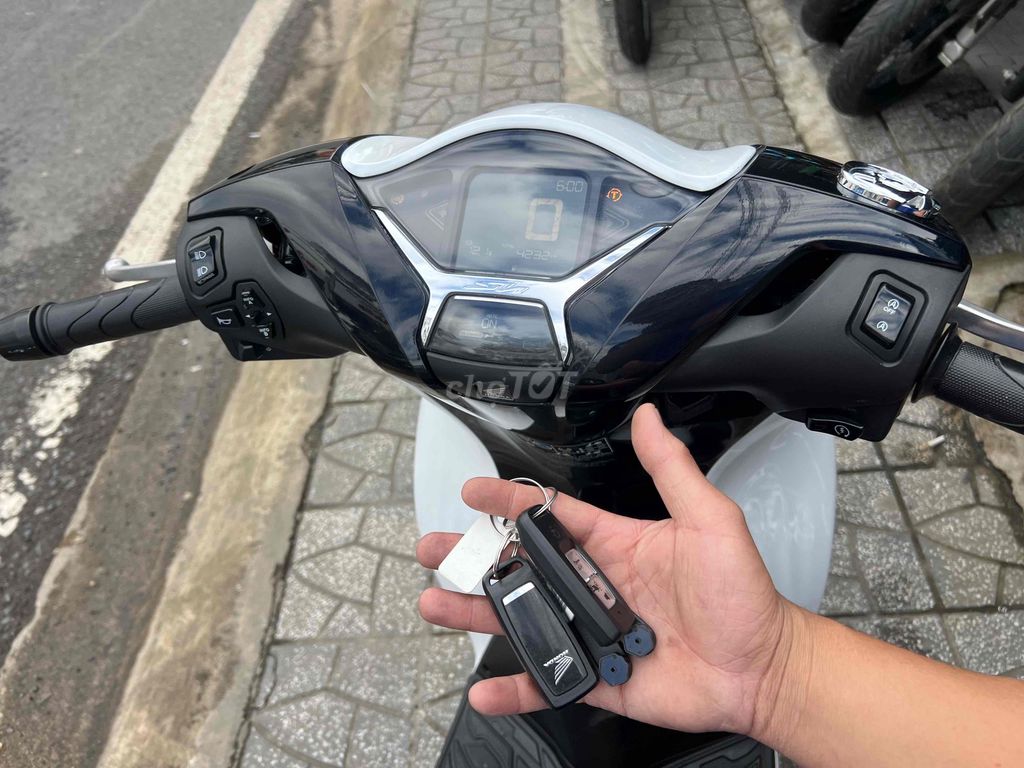 Sh 125 ABS 2024 ❇️Đồng Moto Đà Lạt❇️. Mua bán Xe máy tại Thành phố Đà Lạt Lâm Đồng được đăng bởi ĐỒNG MOTOR 2  cá nhân hình 3