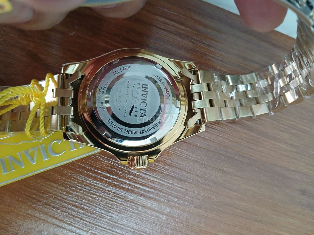 Đồng hồ pin hiệu Invicta (Mỹ)