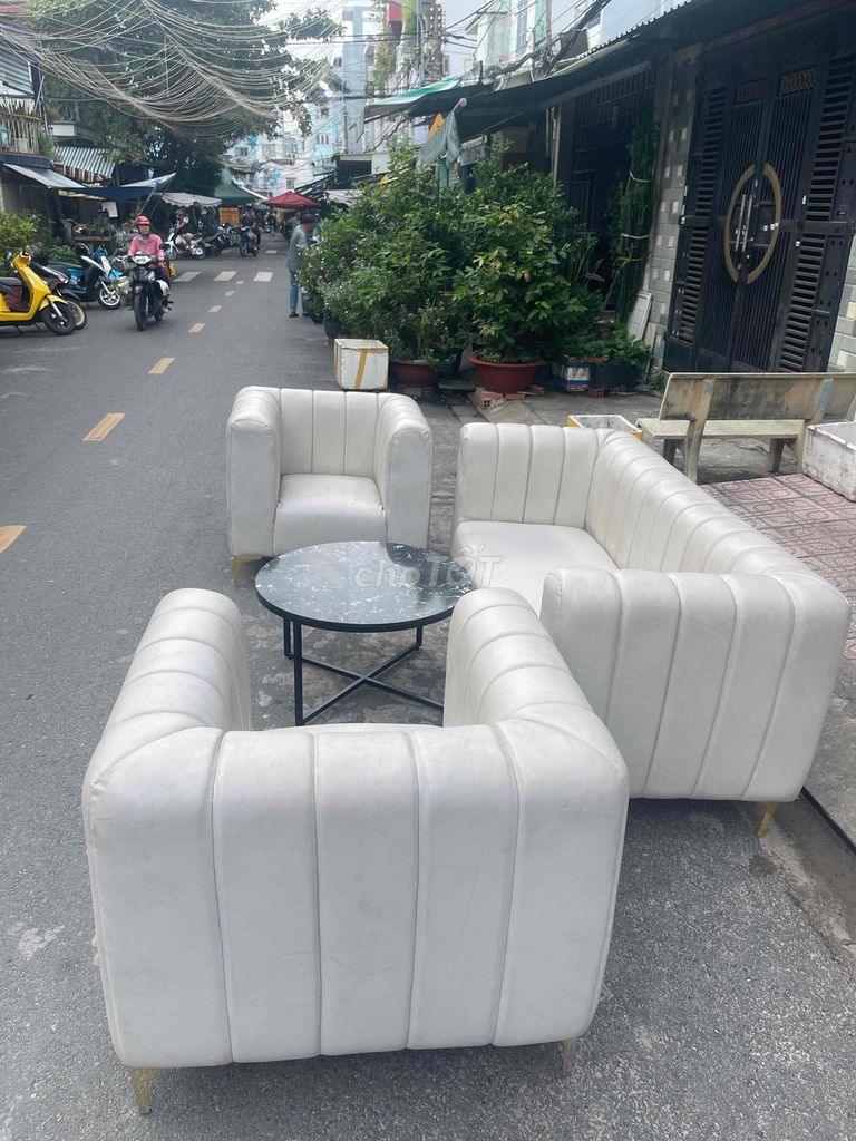 Thanh lý sofa kèm bàn. sofa da