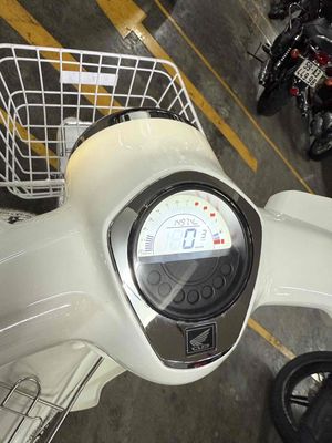 bán lại xe cub sumotor 98% màu trắng. Mua bán Xe máy tại Quận 4 Tp Hồ Chí Minh được đăng bởi Silsil