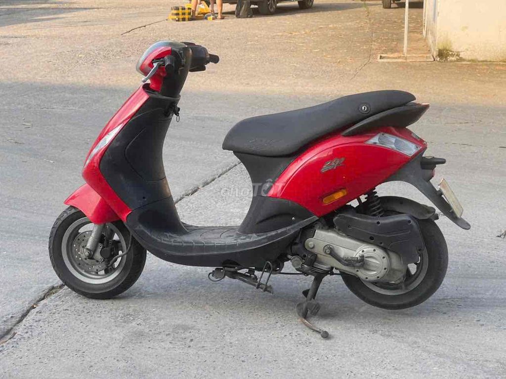 Красная молния Piaggio