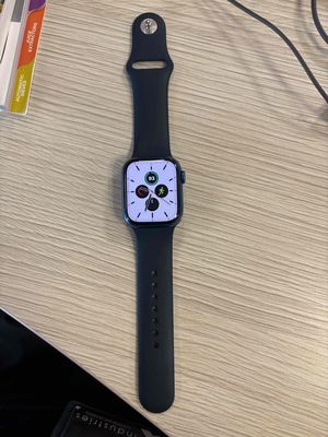 Cần bán Apple watch Serriea 7 41cm. Mua bán Thiết bị đeo thông minh tại Huyện Bình Chánh Tp Hồ Chí Minh được đăng bởi Quang Minh