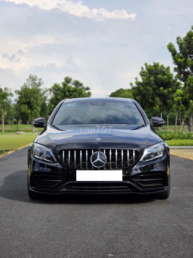 C300 AMG 2016 Đen nội thất đỏ siêu hiếm. Mua bán Ô tô tại Quận 7 Tp Hồ Chí Minh được đăng bởi tuấn anh hình 1