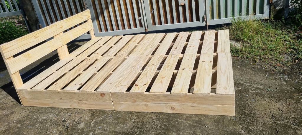 PALLET GIƯỜNG THÔNG NK