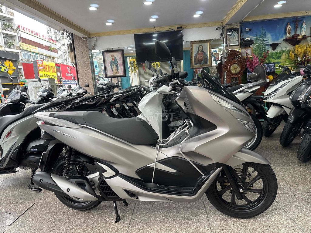 PCX 150 2018 Smartkey Bạc Đen BSTP Chính Chủ. Mua bán Xe máy tại Quận Phú Nhuận Tp Hồ Chí Minh được đăng bởi Ngô Hà hình 6