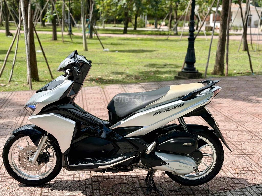 Honda AB 2019 SMK BS 61 Chính Chủ Ký. Mua bán Xe máy tại Thành phố Thủ Đức Tp Hồ Chí Minh được đăng bởi xe máy kha hoàng hình 4