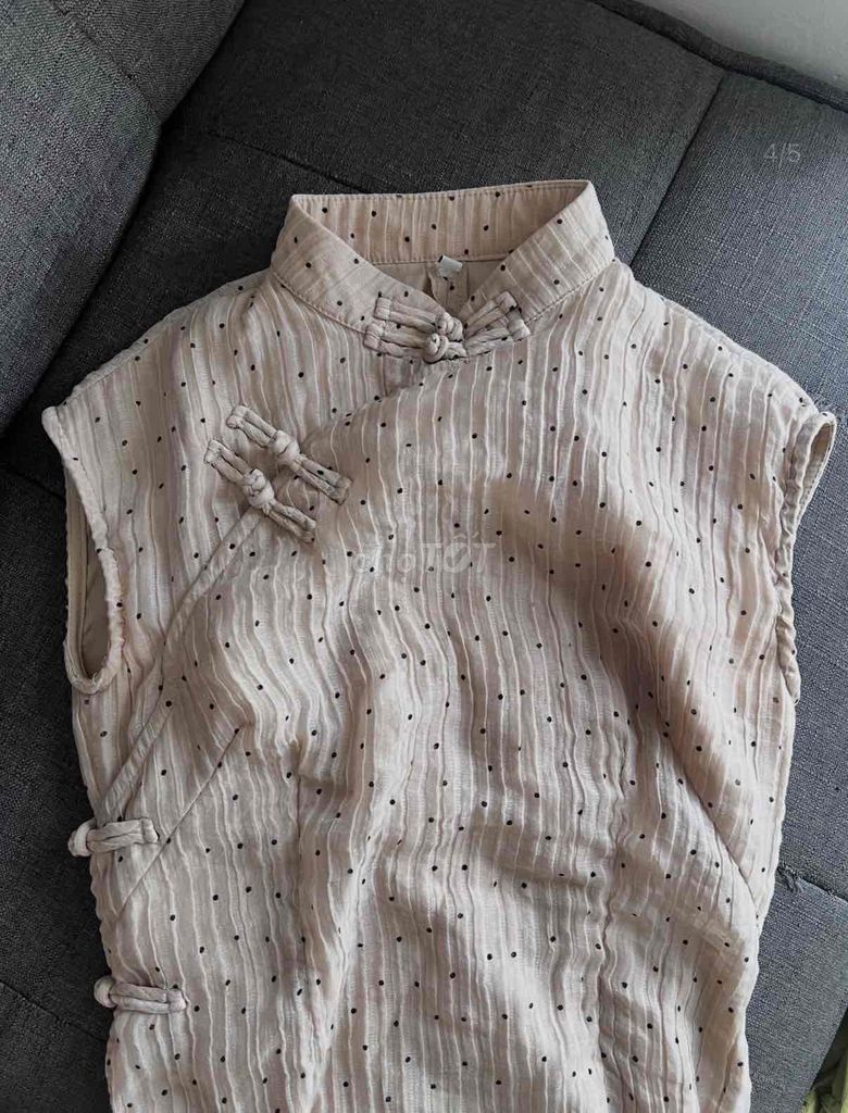 Sườn xám Nữ Vải Chấm bi Kem size S. Mua bán Quần áo tại Quận Ba Đình Hà Nội được đăng bởi Lơ Mơ hình 1