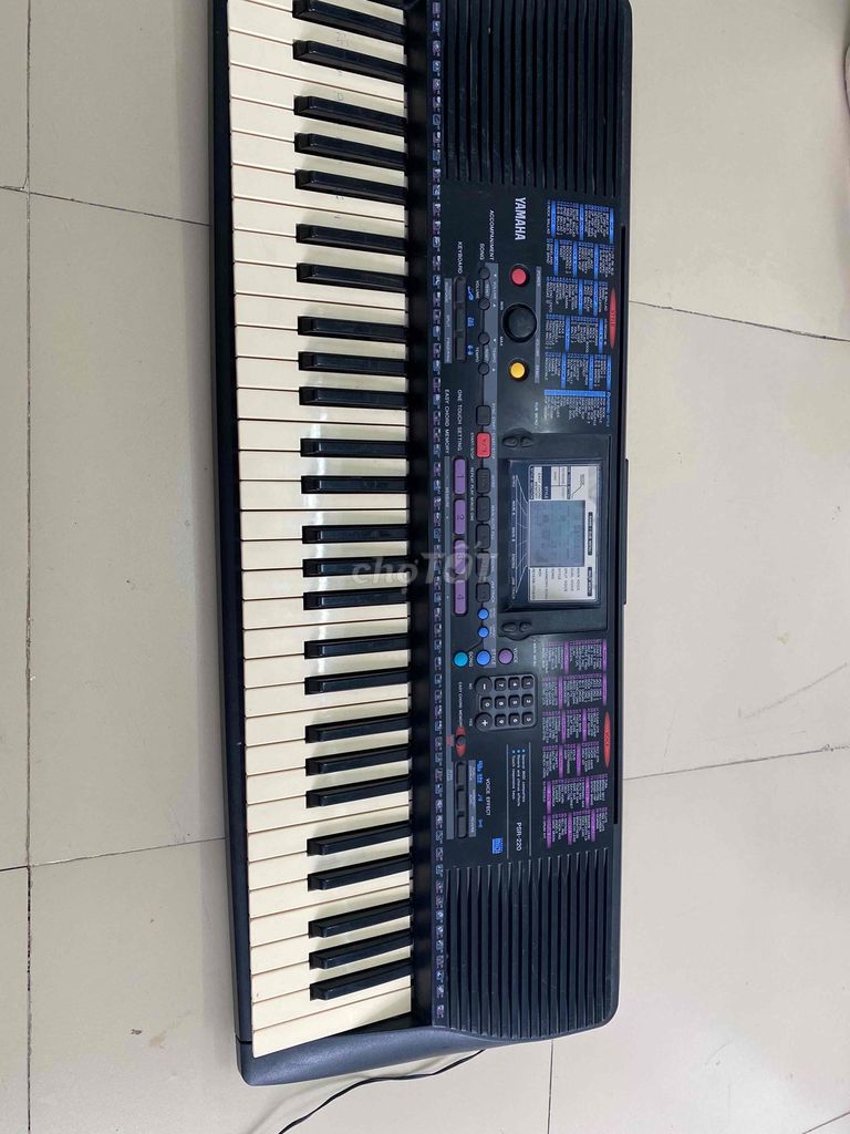 ORGAN YAMAHA PSR 220