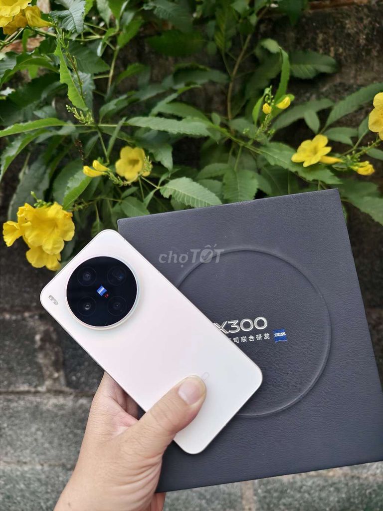 VIVO X300 fullbox đủ phụ kiện giá hợp lý. Mua bán Điện thoại tại Quận 1 Tp Hồ Chí Minh được đăng bởi PENGUIN hình 1