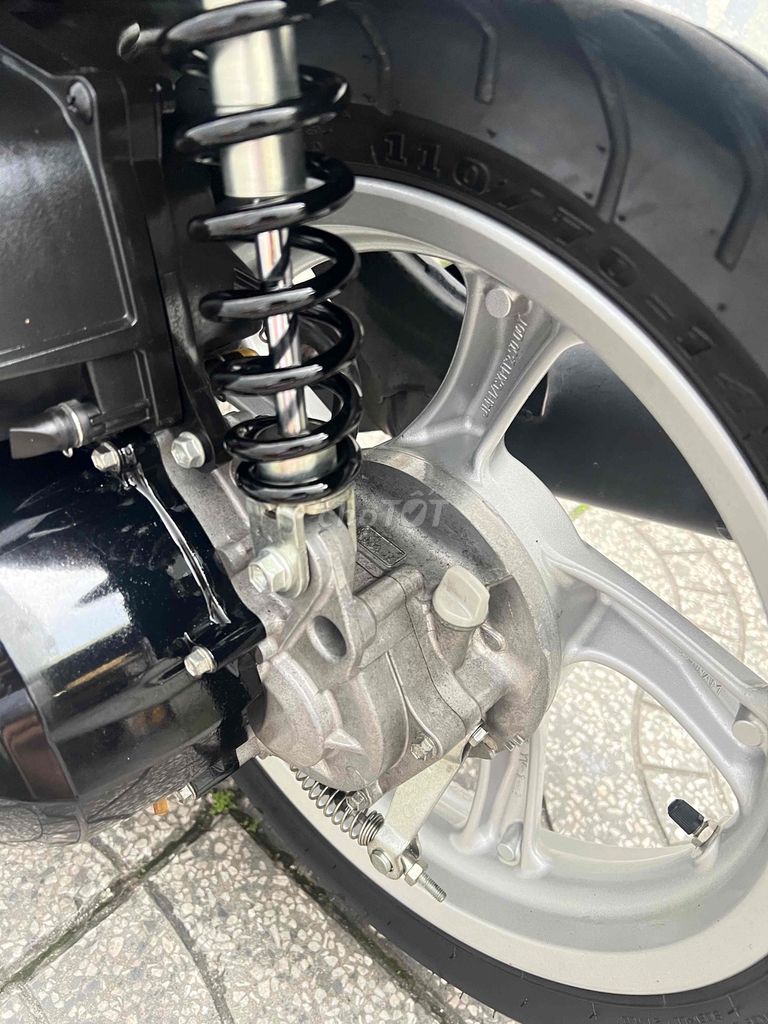 janus mẩu mới chạy ít cực đẹp. Mua bán Xe máy tại Quận Ninh Kiều Cần Thơ được đăng bởi Vincom HV hình 7