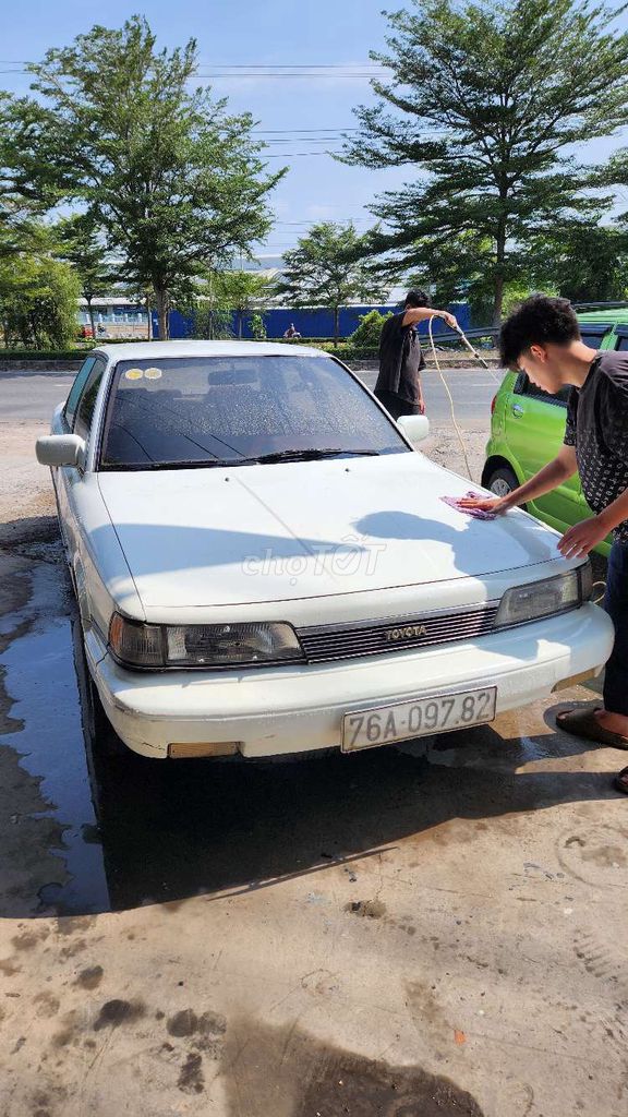 Toyota Camry 1988 photo 2