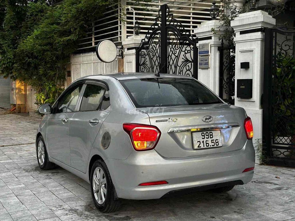 Hyundai Grand i10 2018 механика серебристый