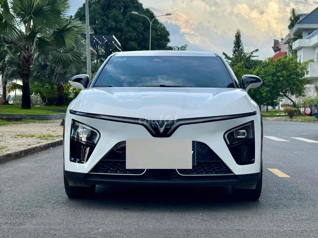 Vinfast VF7 Plus 2025 Trắng 15.000 km. Mua bán Ô tô tại Huyện Bình Chánh Tp Hồ Chí Minh được đăng bởi Quốc Nhẫn hình 1