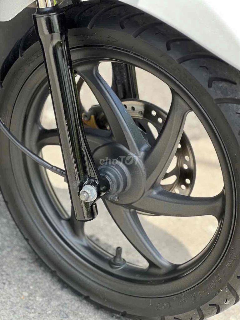 Honda Vision 2020 Smartkey Trắng đỏ. Mua bán Xe máy tại Quận 11 Tp Hồ Chí Minh được đăng bởi Hưng Từ hình 6