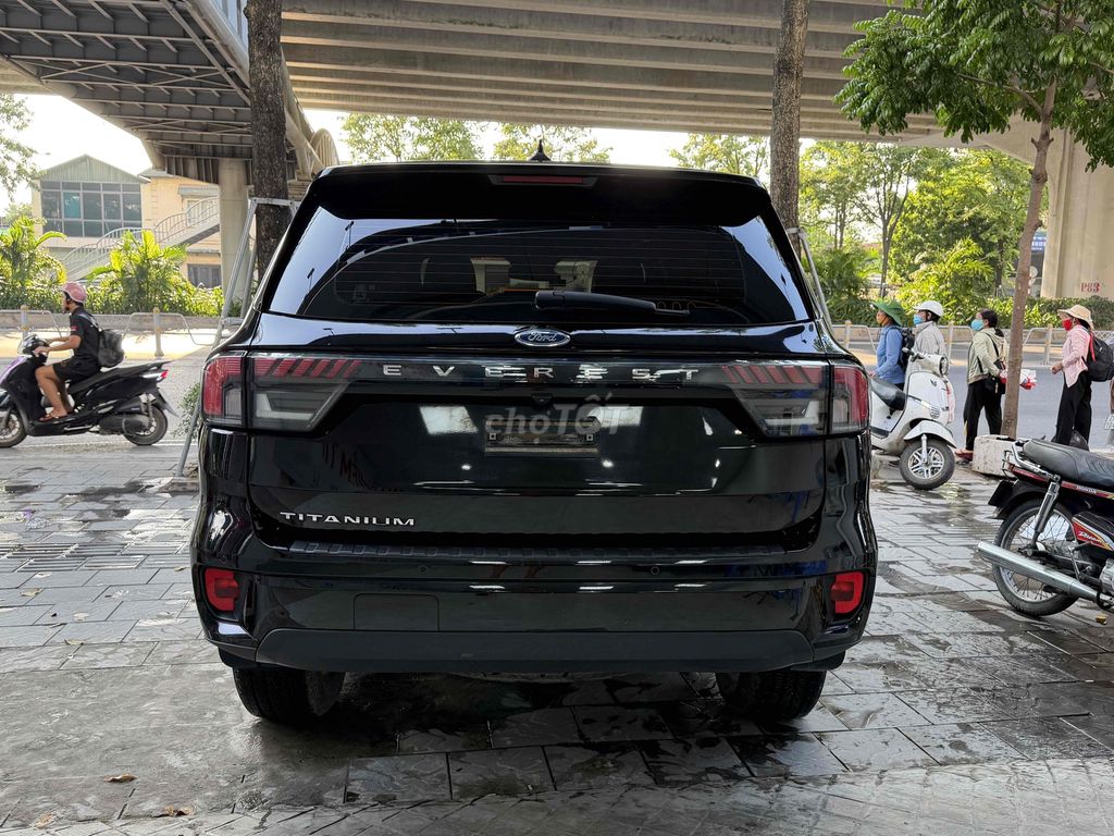 Ford Everest Titanium 2024 4x4 Plus 50000 км Черный