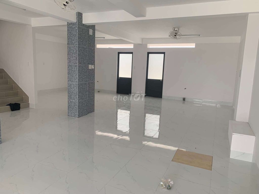 Cho thuê nhà nguyên căn  9x20 trệt, lửng. Cho thuê văn phòng, mặt bằng kinh doanh tại Thành phố Tân An Long An được đăng bởi Chí Đạm hình 3
