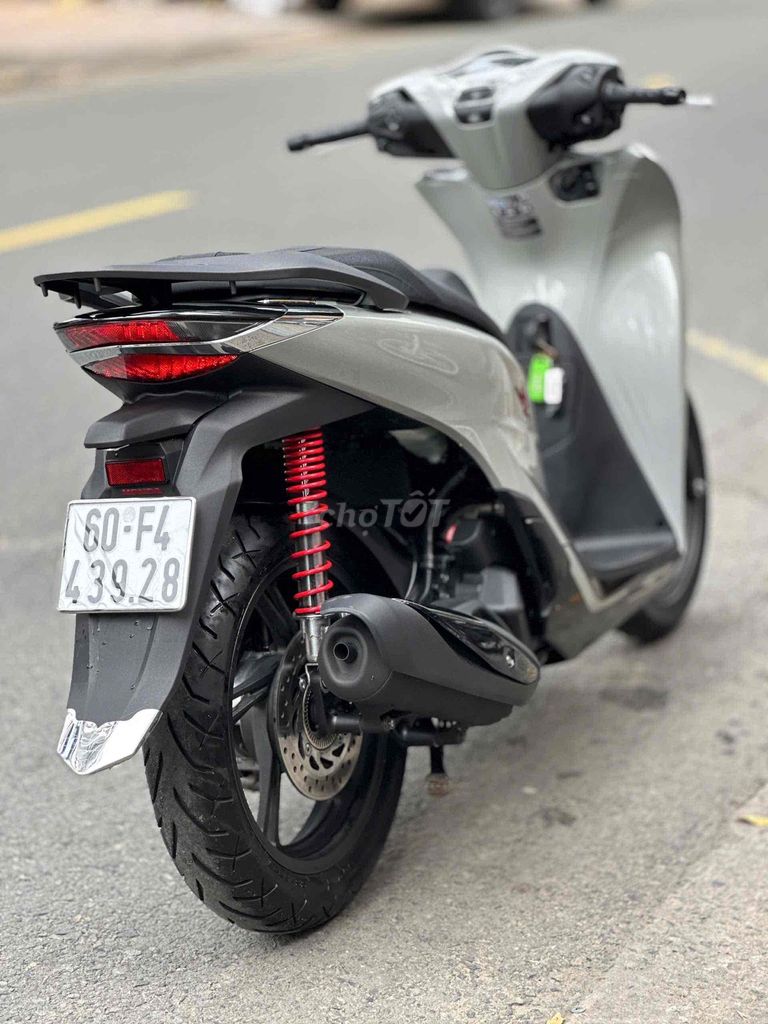 🛑Sh 160i Thắng ABS 2023 chính chủ siêu lướt. Mua bán Xe máy tại Thành phố Biên Hòa Đồng Nai được đăng bởi Huỳnh Ý hình 4