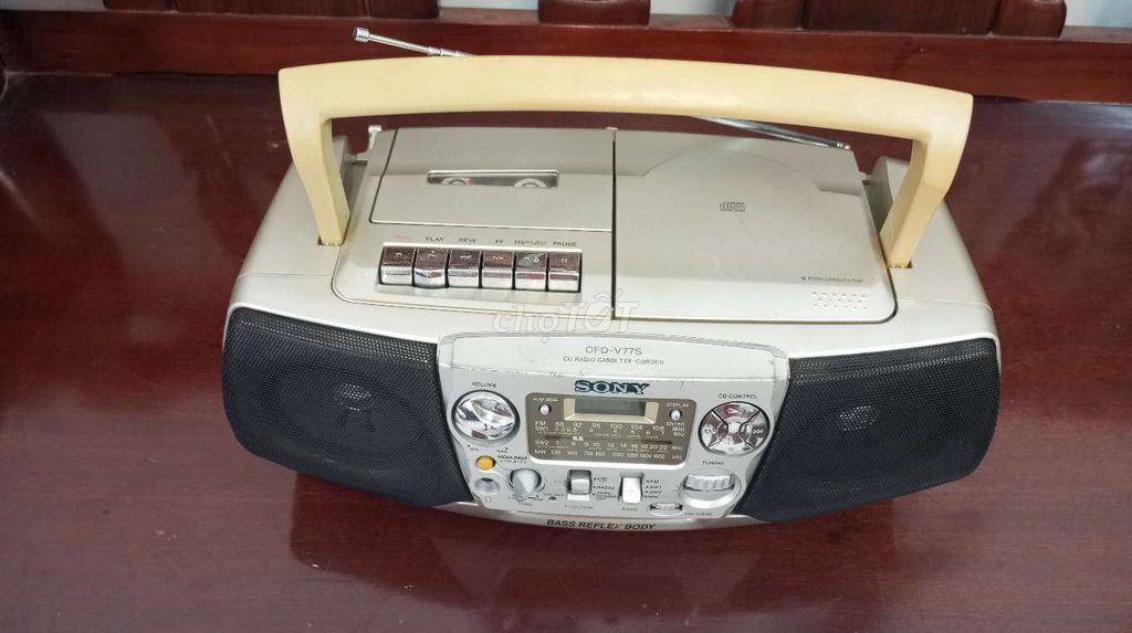 Radio cassette đĩa Sony model CFD - V77