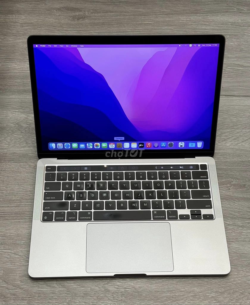 Macbook pro 13 inch M1 16G RAM / 512G Apple Care+