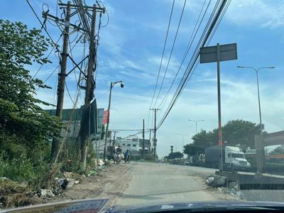 Cần bán nhà xưởng 721 M2, ngay chân cầu vượt sóng thần.. Mua bán văn phòng, mặt bằng kinh doanh tại Thành phố Dĩ An Bình Dương được đăng bởi OANH