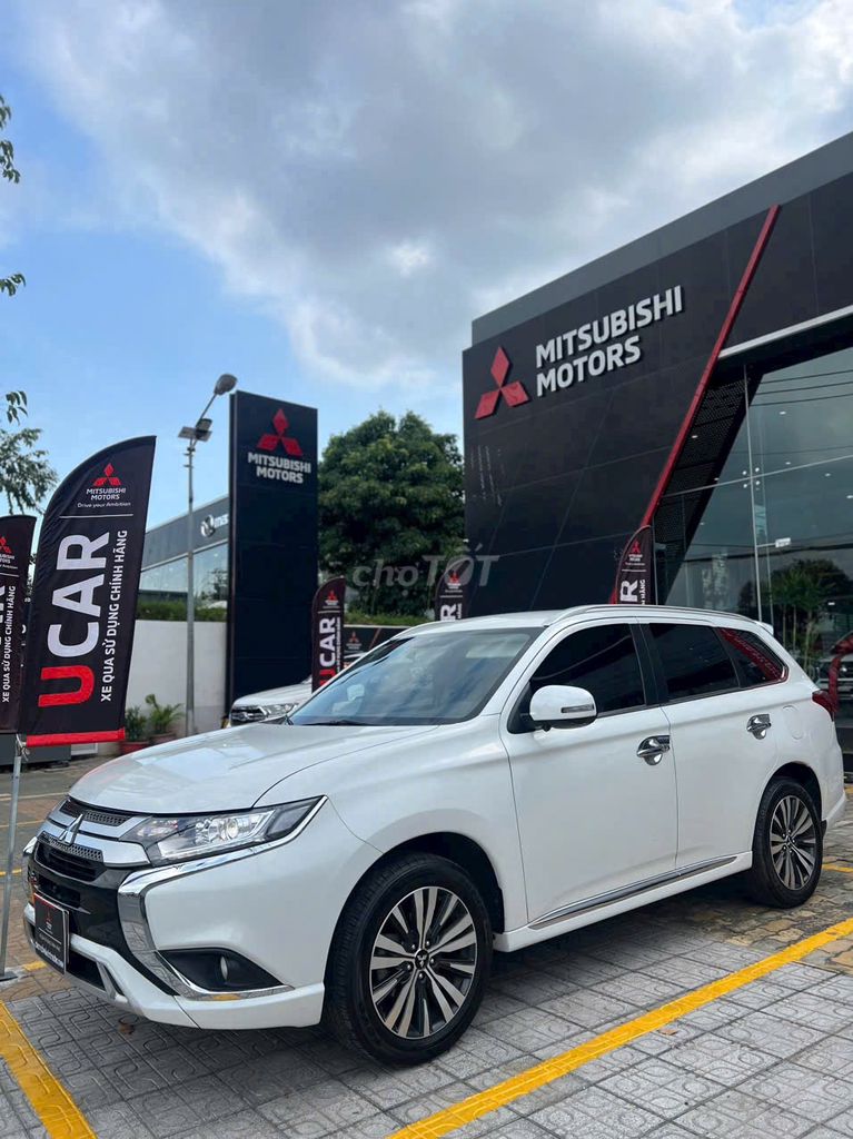 Mitsubishi Outlander 2022 2.0 CVT lướt chính hãng