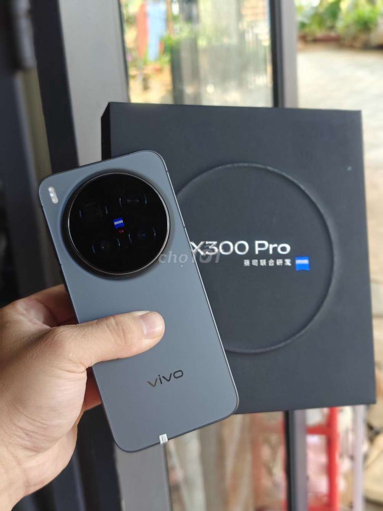 Vivo X300 Pro Xám 12GB/256GB fullbox. Mua bán Điện thoại tại Huyện Cư M'gar Đắk Lắk được đăng bởi Lê Hiếu 94 hình 1