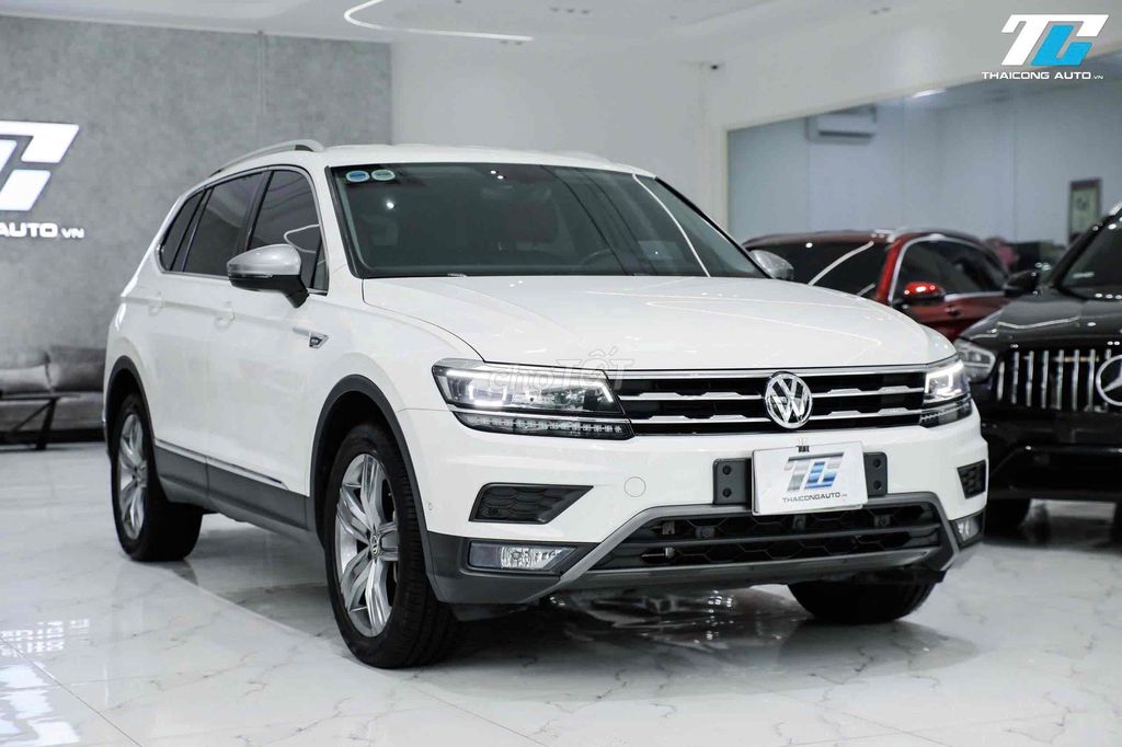 Volkswagen Tiguan bản full đời 2023 đi 27k km. Mua bán Ô tô tại Quận Gò Vấp Tp Hồ Chí Minh được đăng bởi Kính Đặng Ô Tô Lướt hình 3