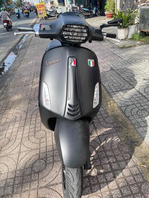 Piaggio Vespa Sprint 2018 Đen 13.000 km. Mua bán Xe máy tại Quận 8 Tp Hồ Chí Minh được đăng bởi Hiếu Nguyễn