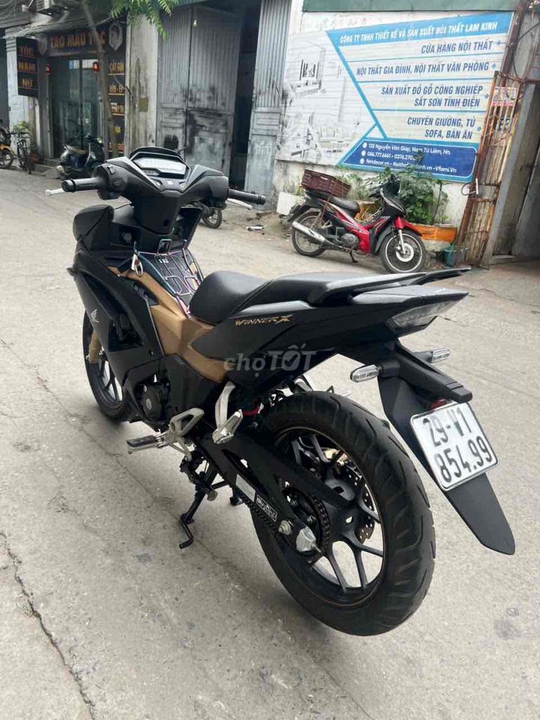 Winner V3 -2024 mới 95% chính chủ sang tên luôn. Mua bán Xe máy tại Quận Nam Từ Liêm Hà Nội được đăng bởi E Thuý Hạnh hình 2