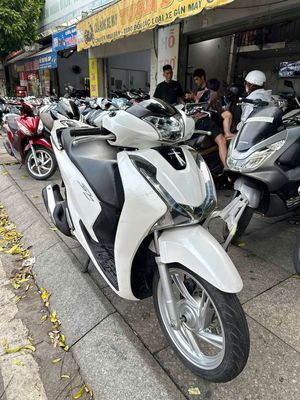 Honda SH 150 2018 mới 90% Bstp chính chủ