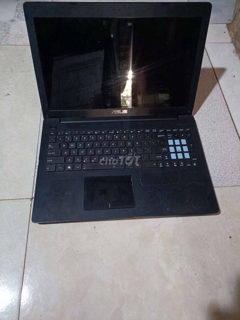 Asus Vivobook Đen Gãy bản lề. Mua bán Laptop tại Huyện Tam Bình Vĩnh Long được đăng bởi Kiet Tuan hình 1