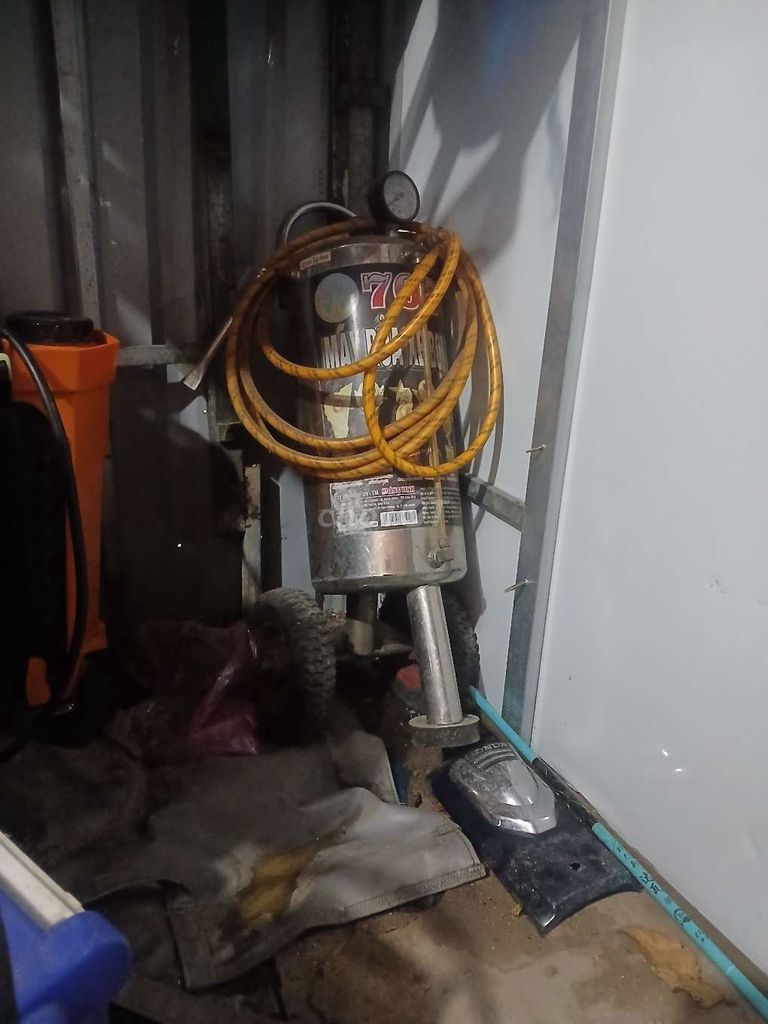Bình xịt bọt tuyết kim loại đã dùng. Mua bán Đồ chuyên dụng, Giống nuôi trồng tại Huyện Đức Hòa Long An được đăng bởi Nguyễn Minh Quốc hình 1