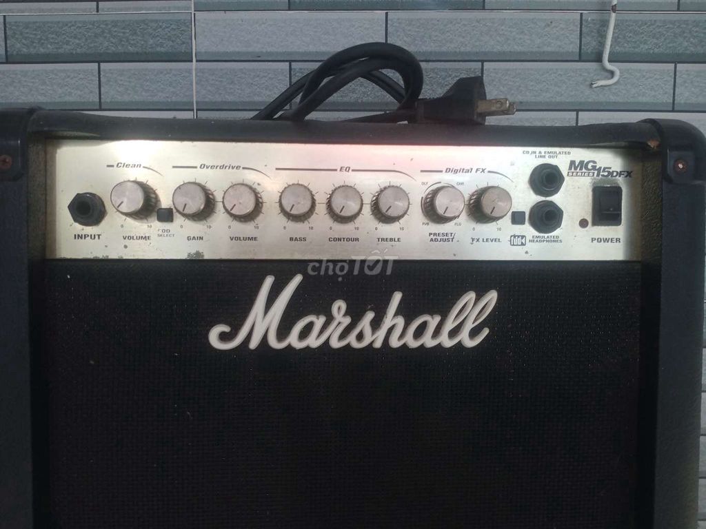 Amply guitar Marshall model MG 15DFX 45 watts