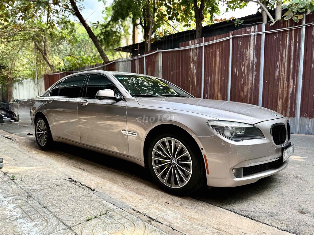 BMW 7 Series 2009 F02 new model dkld 2011. Mua bán Ô tô tại Quận Tân Phú Tp Hồ Chí Minh được đăng bởi Lê Băng Vinh hình 8