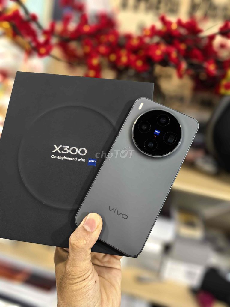 Vivo X300 5G VN fullbox 12/256GB bh dài 2/2027. Mua bán Điện thoại tại Quận Bình Tân Tp Hồ Chí Minh được đăng bởi Triệu Phúc hình 1