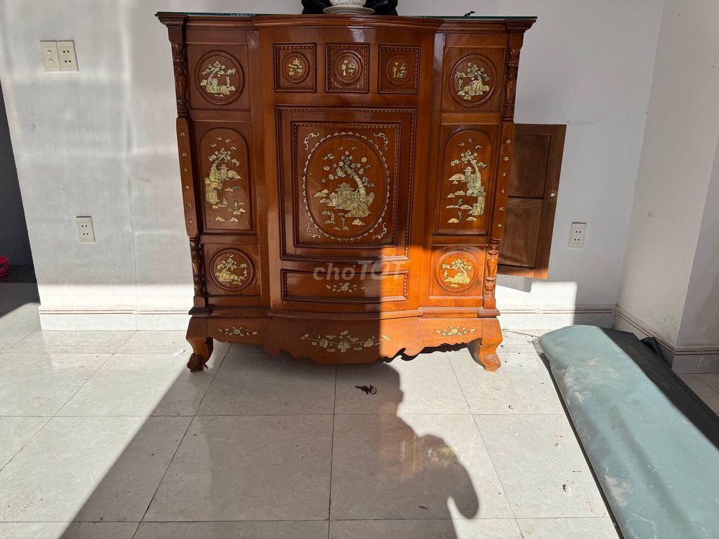 Kệ tủ thờ Gỗ Nâu mới 90%. Mua bán Tủ, kệ gia đình tại Quận Sơn Trà Đà Nẵng được đăng bởi Tĩnh Bùi hình 1