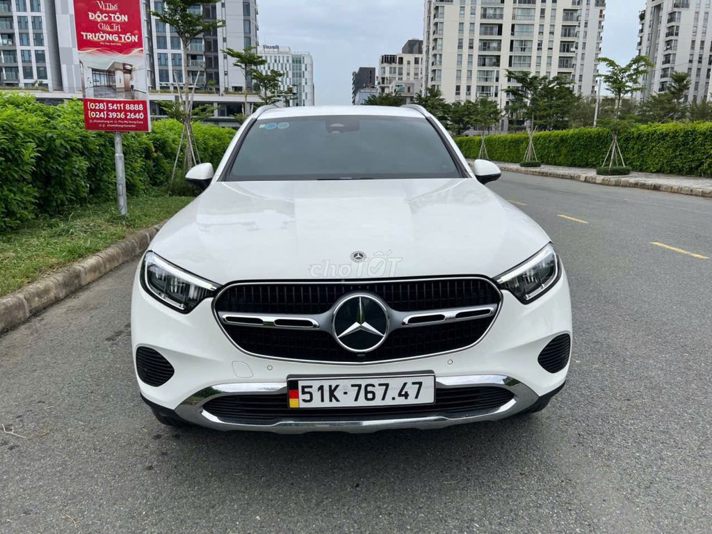 Mercedes Benz GLC 2023 GLC 200 - 1800 km