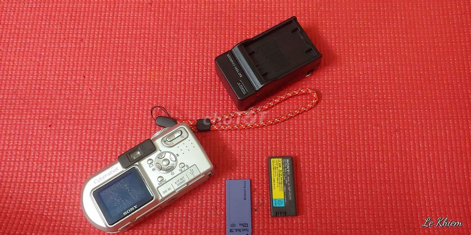 Máy ảnh Compact Sony DSC-P8, hàng nội địa Nhật