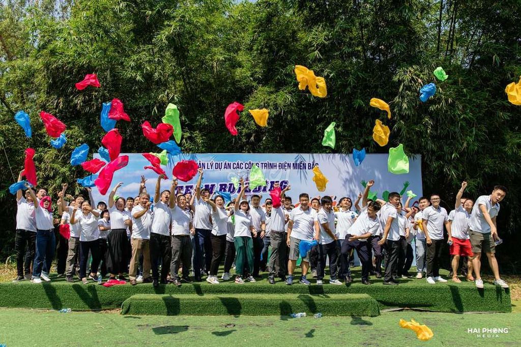 Tour khách đoàn teambuilding Galadiner