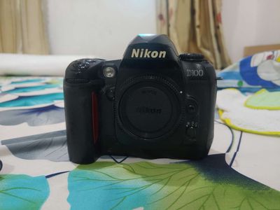Nikon D100 + 28-80G