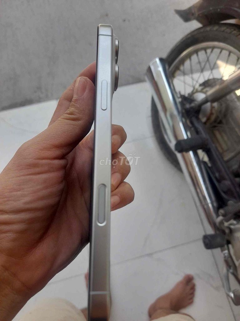 Apple iPhone 16 Pro Max Trắng chính hãng TGDĐ 99%. Mua bán Điện thoại tại Huyện Mỹ Tú Sóc Trăng được đăng bởi Khang hiển hình 1