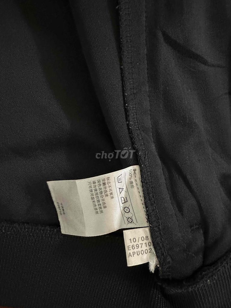 Áo Khoác Adidas chính hãng. Mua bán Quần áo tại Quận 1 Tp Hồ Chí Minh được đăng bởi Vu hình 6