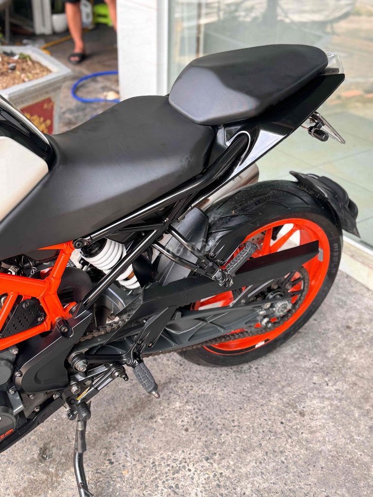 Cần bán KTM DUKE 390 2020 Biển SG 9 chủ Xe keng. Mua bán Xe máy tại Quận Bình Tân Tp Hồ Chí Minh được đăng bởi Việt Motor Bình Tân hình 5