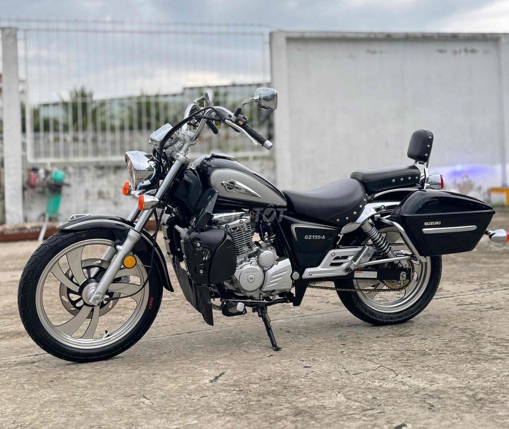 Suzuki GZ150A FI 8000KM черный, номера Сайгона, 1 хозяин, отличное состояние