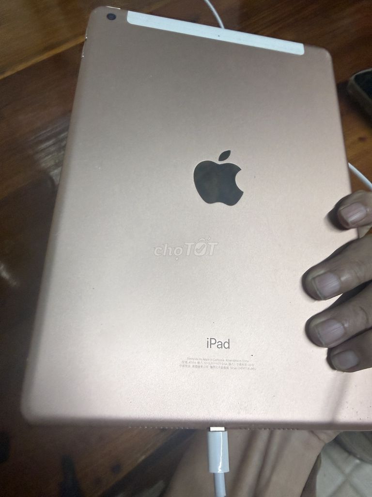 Apple iPad (thế hệ 6) 32GB Vàng. Mua bán Máy tính bảng tại Huyện Hà Trung Thanh Hóa được đăng bởi Lê anh Đức hình 1
