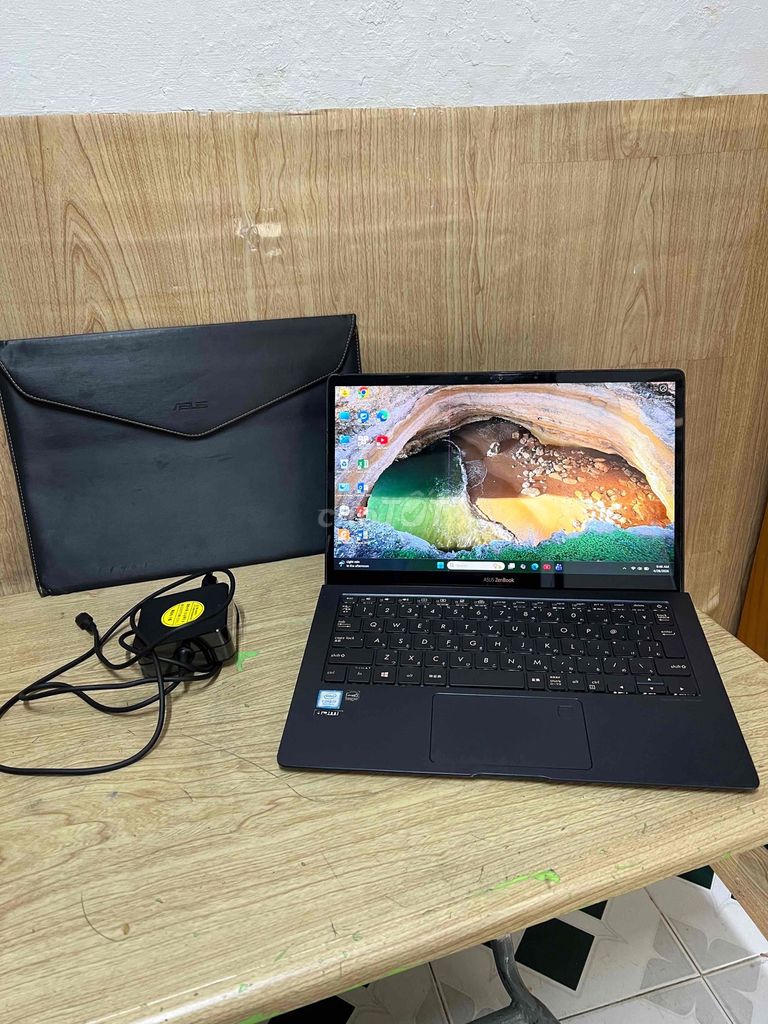 Asus Zenbook UX391U 16GB/512GB lỗi sọc. Mua bán Laptop tại Quận Thanh Khê Đà Nẵng được đăng bởi Huy Hoàng chuyên trao đổi ký gửi loa Amly các loại hình 1