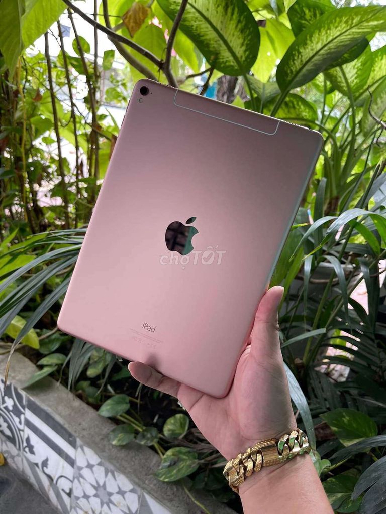 Ipad pro dùng sim 4g wifi zin đẹp 99,có bán góp