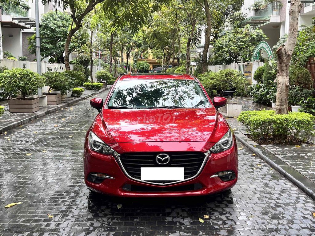 Mazda 3 2019 1.5L Luxury - 60000 km